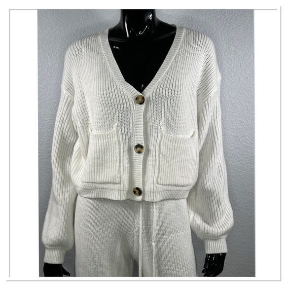 Women’s 2 Pc Cardigan & Cropped Pants Knit Set Sz S White 100% Acrylic - Picture 3 of 7